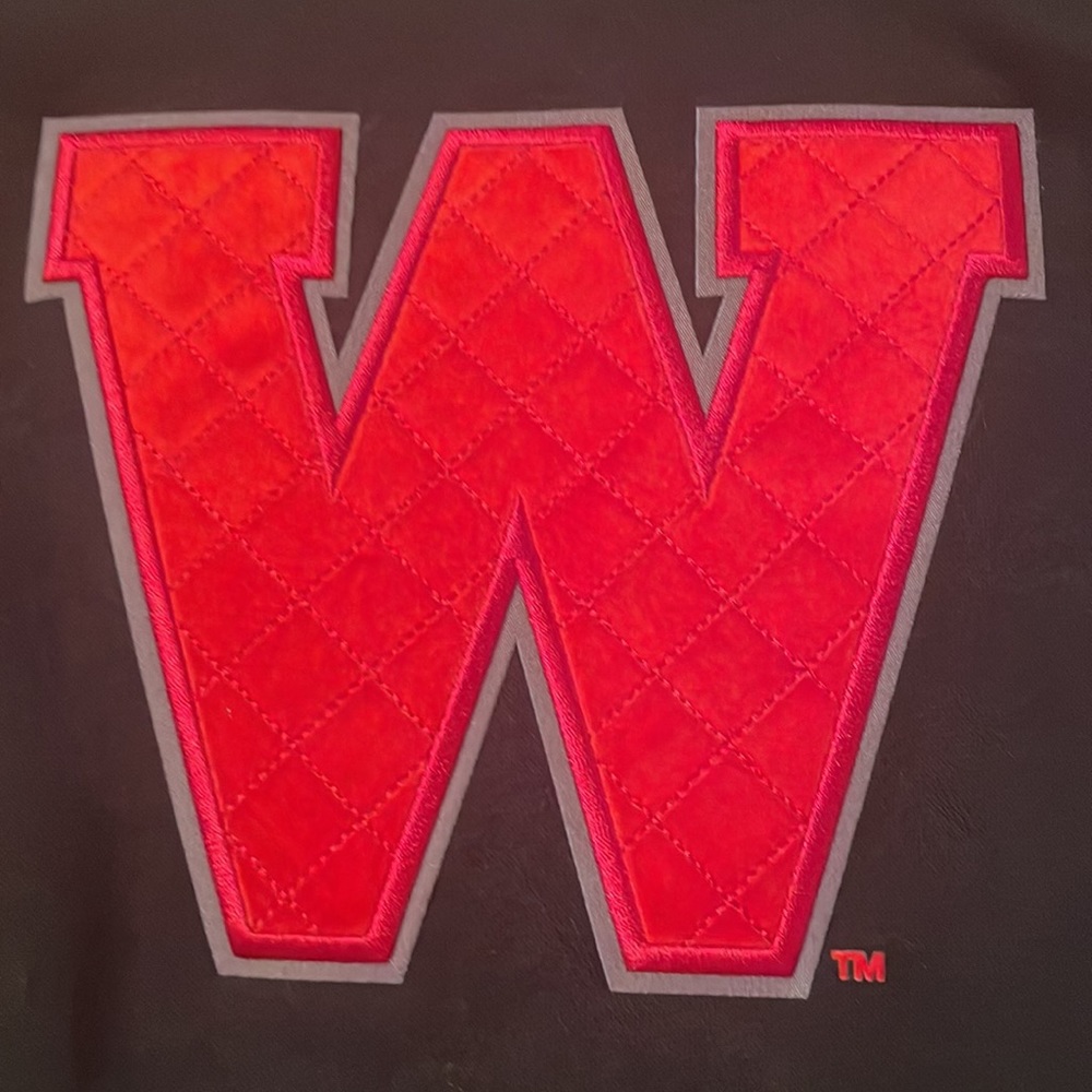 Crest W Wisconsin Badgers Women’s Sweatshirt - Picture 3 of 5